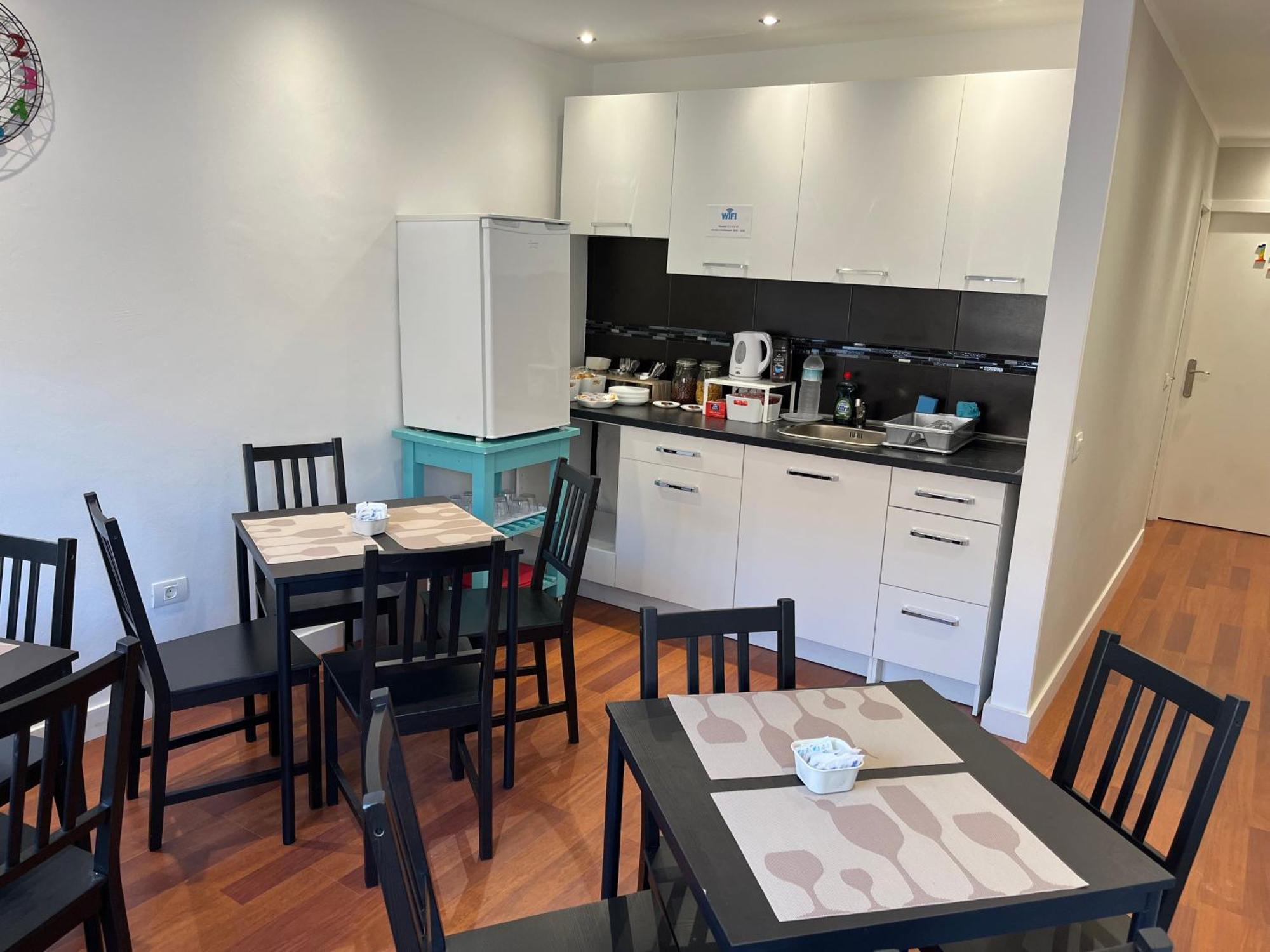 B&B Paraiso Tenerife Super Economy Rooms Airport 阿布里斯 外观 照片